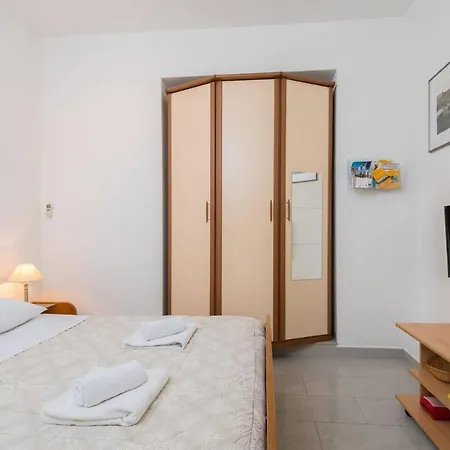Ivo Appartement *